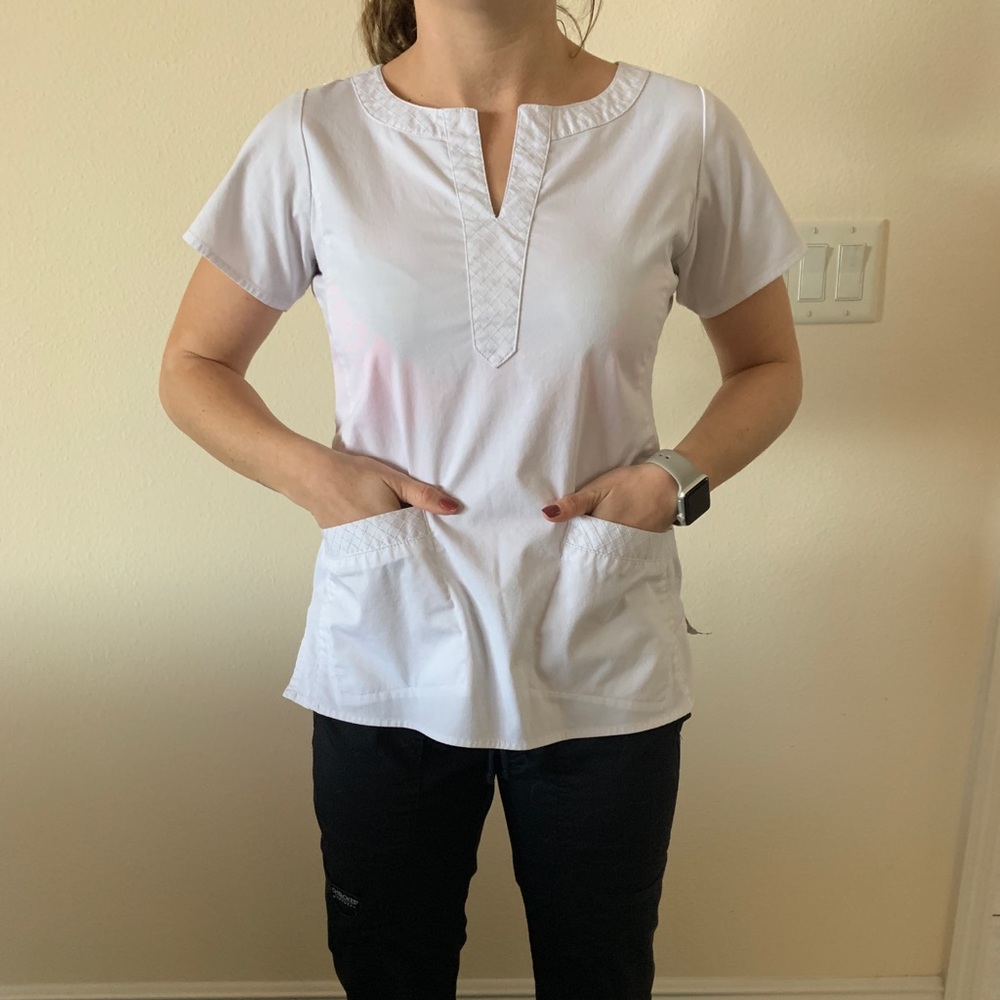 Vera Bradley white nursing top
